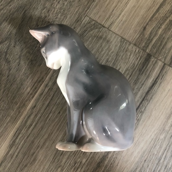 Vintage Denmark 1897 Porcelain Cat - Picture 1 of 4